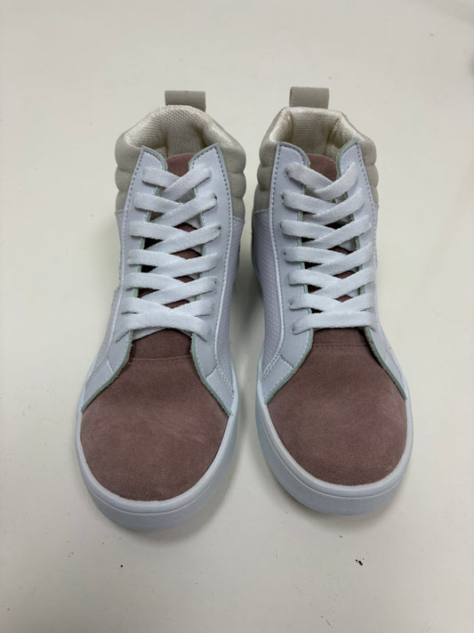 Makers Blush Contrast Star Sneakers-260 Shoes- Simply Simpson's Boutique is a Women's Online Fashion Boutique Located in Jupiter, Florida