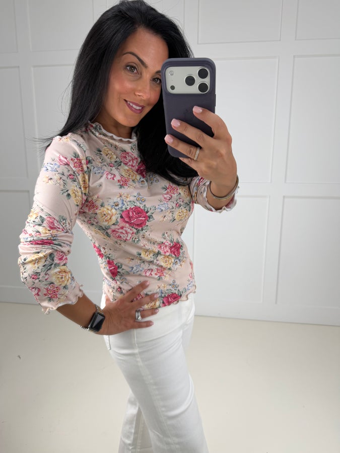 Penelope Long Sleeve Vintage Floral Top- Simply Simpson's Boutique is a Women's Online Fashion Boutique Located in Jupiter, Florida