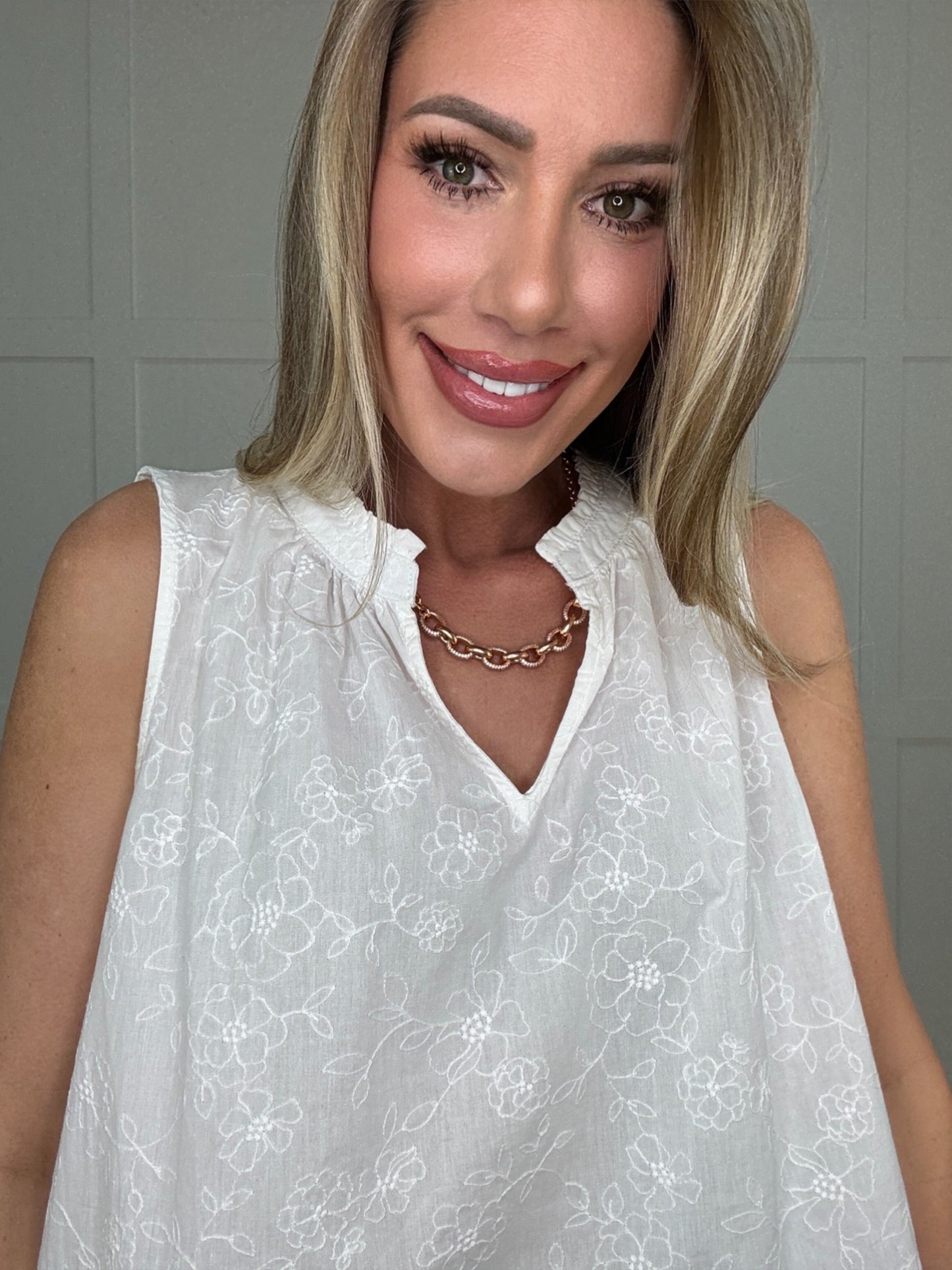 Dear Scarlett Ivory Camellia Top-120 Sleeveless- Simply Simpson's Boutique is a Women's Online Fashion Boutique Located in Jupiter, Florida