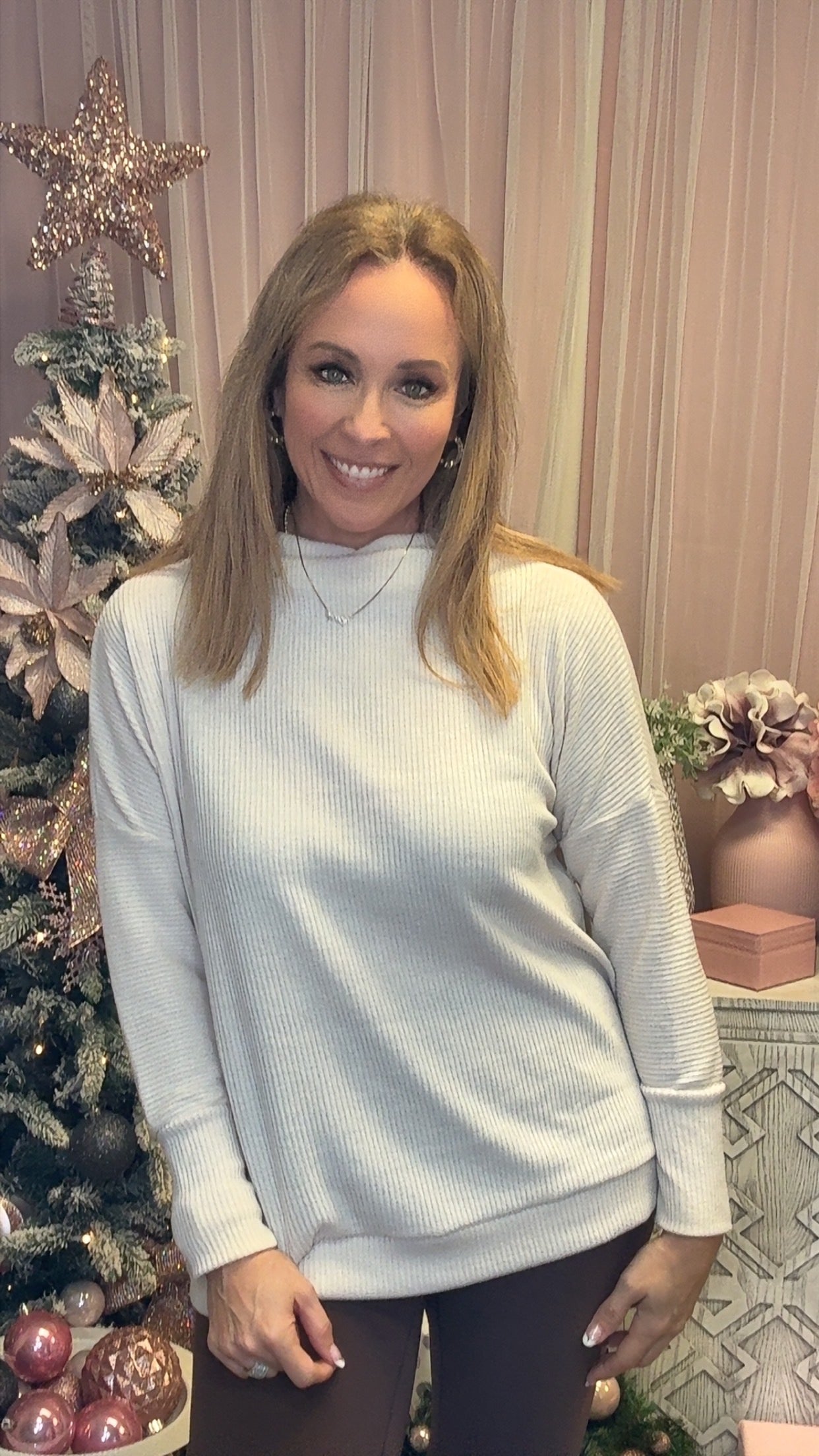 Keep Me Comfy Long Sleeve Top-110 Long Sleeves- Simply Simpson's Boutique is a Women's Online Fashion Boutique Located in Jupiter, Florida