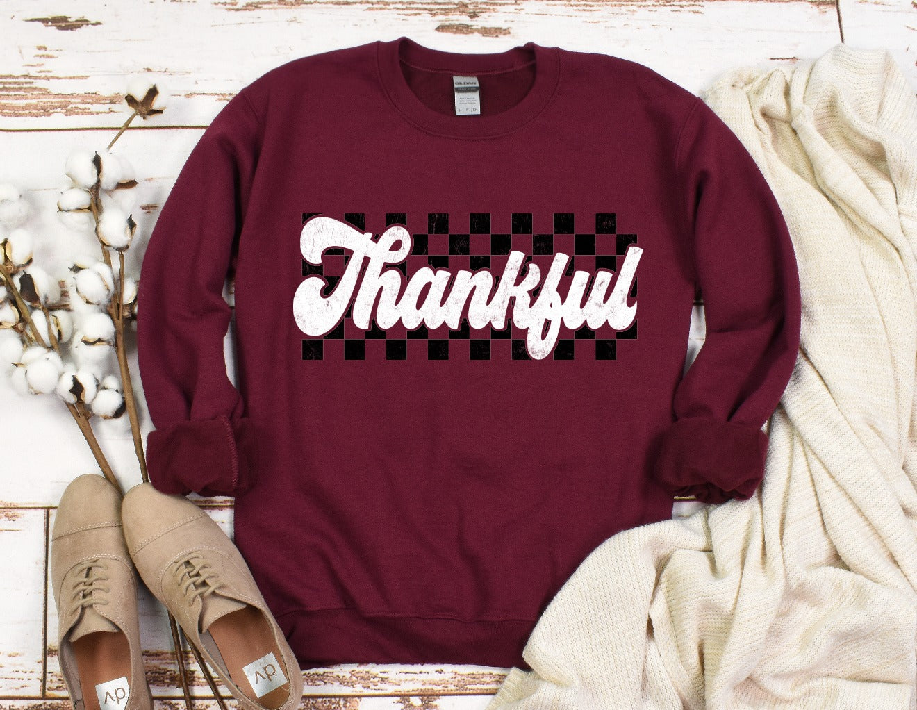 THANKFUL Sweatshirt-Graphic Tee- Simply Simpson's Boutique is a Women's Online Fashion Boutique Located in Jupiter, Florida