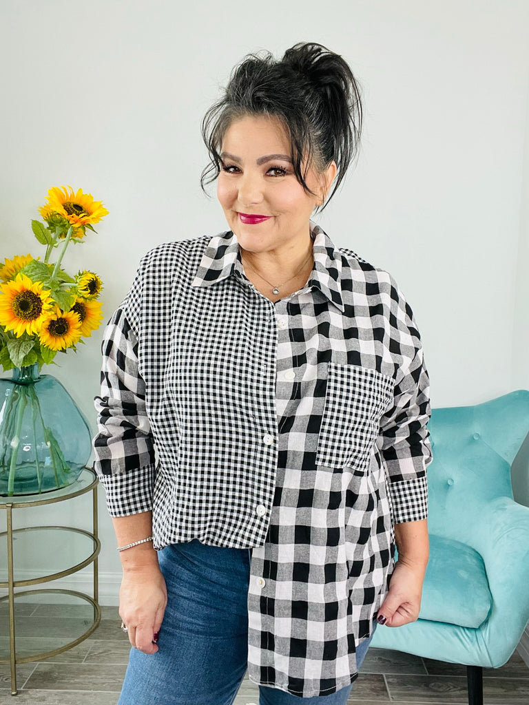 Black & White Plaid Top-Shirt & Tops- Simply Simpson's Boutique is a Women's Online Fashion Boutique Located in Jupiter, Florida