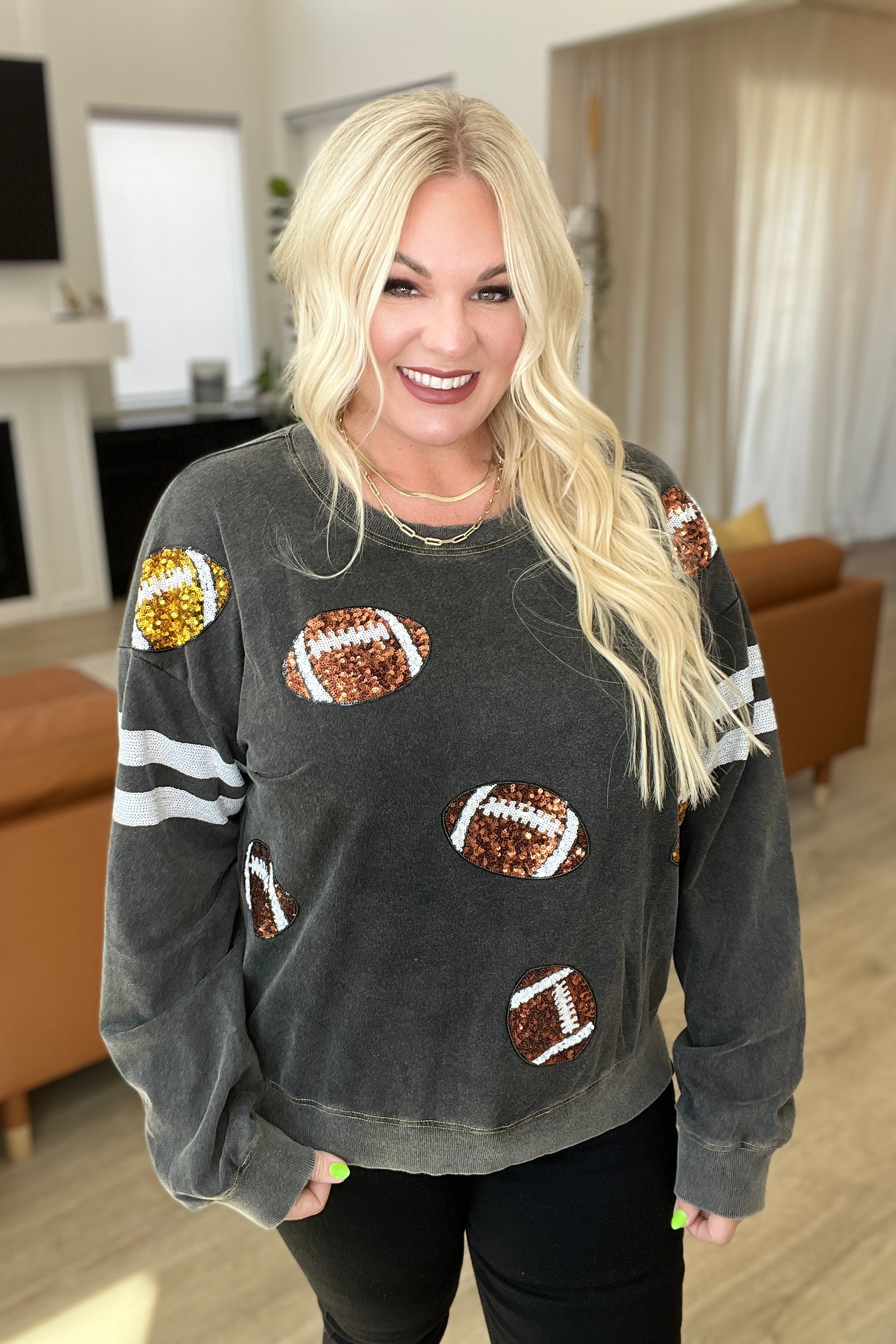 Tailgates & Touchdowns Sweatshirt – Simply Simpson Boutique