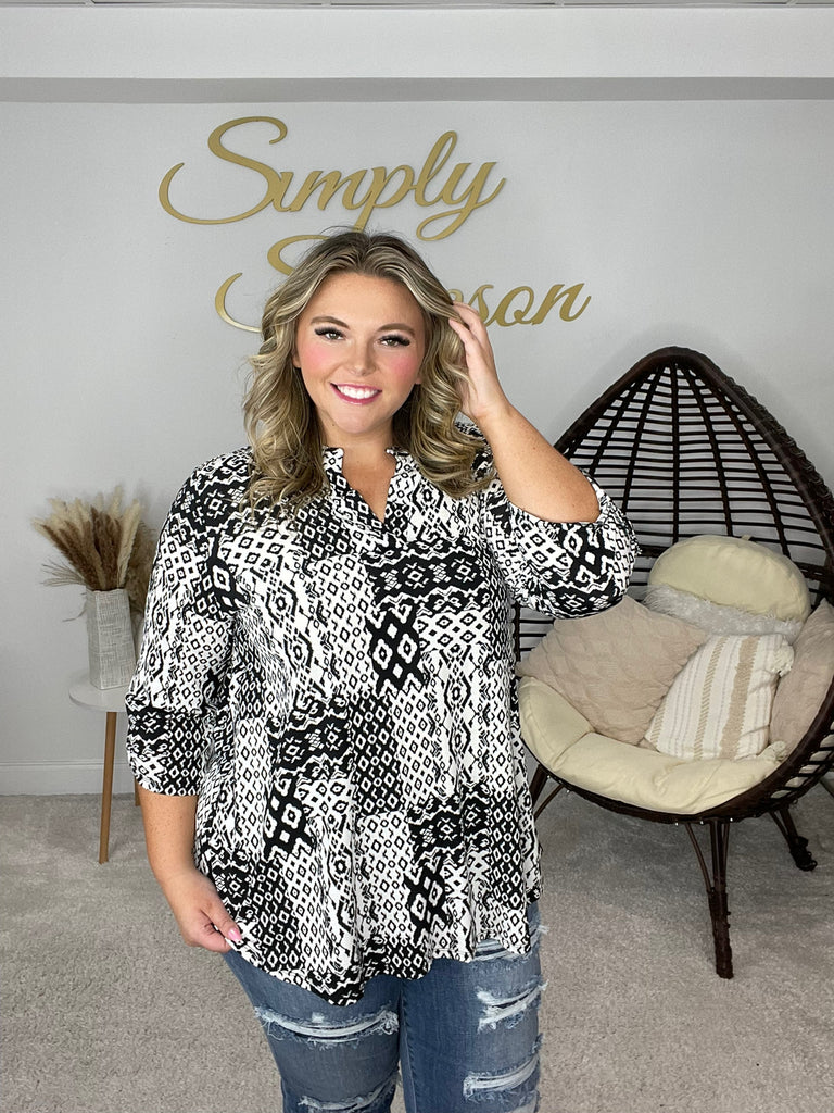 Dear Scarlett Black/White Lizzy-100 Short Sleeves- Simply Simpson's Boutique is a Women's Online Fashion Boutique Located in Jupiter, Florida