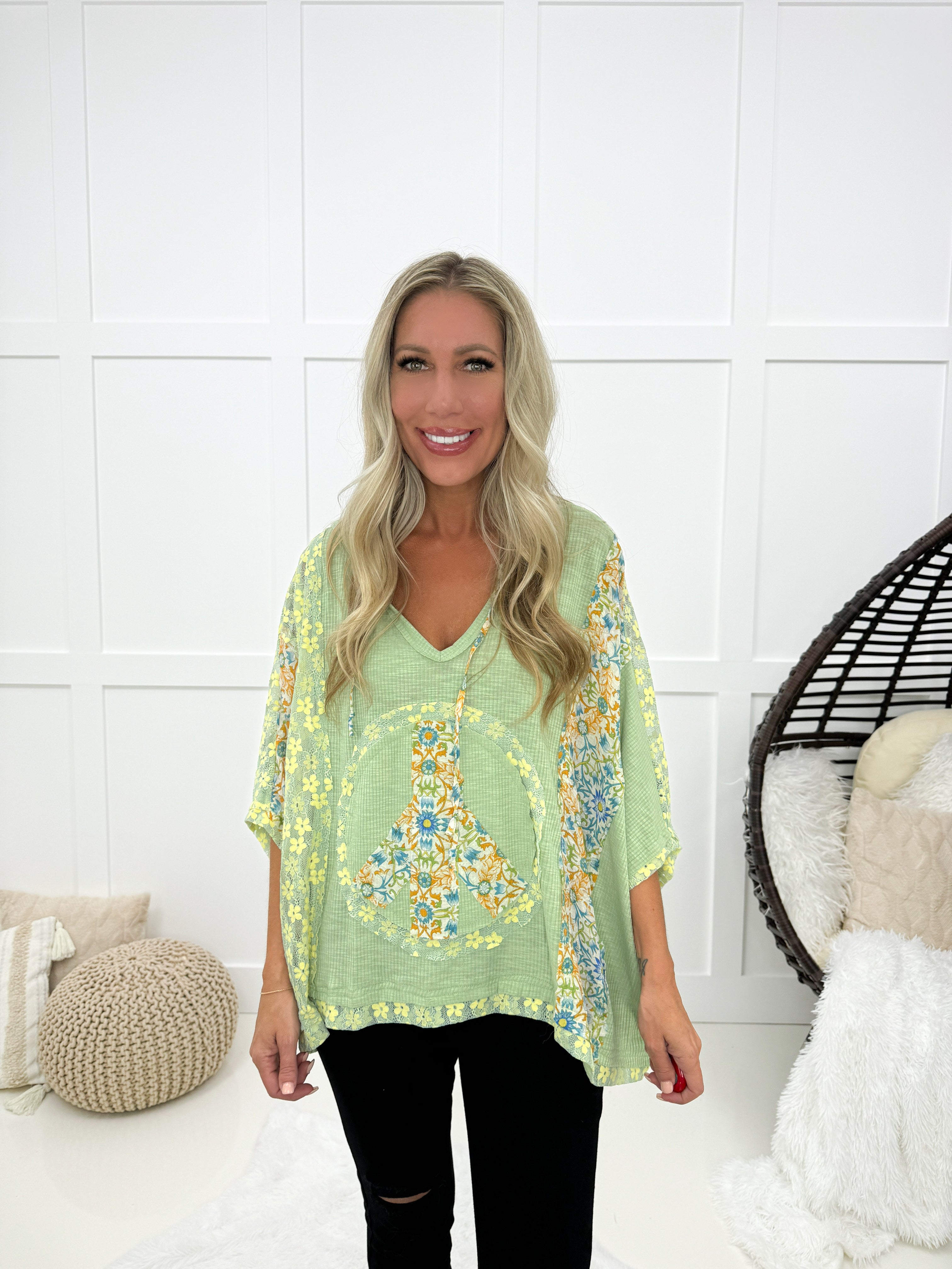 POL Peace & Flowers Top-100 Short Sleeves- Simply Simpson's Boutique is a Women's Online Fashion Boutique Located in Jupiter, Florida