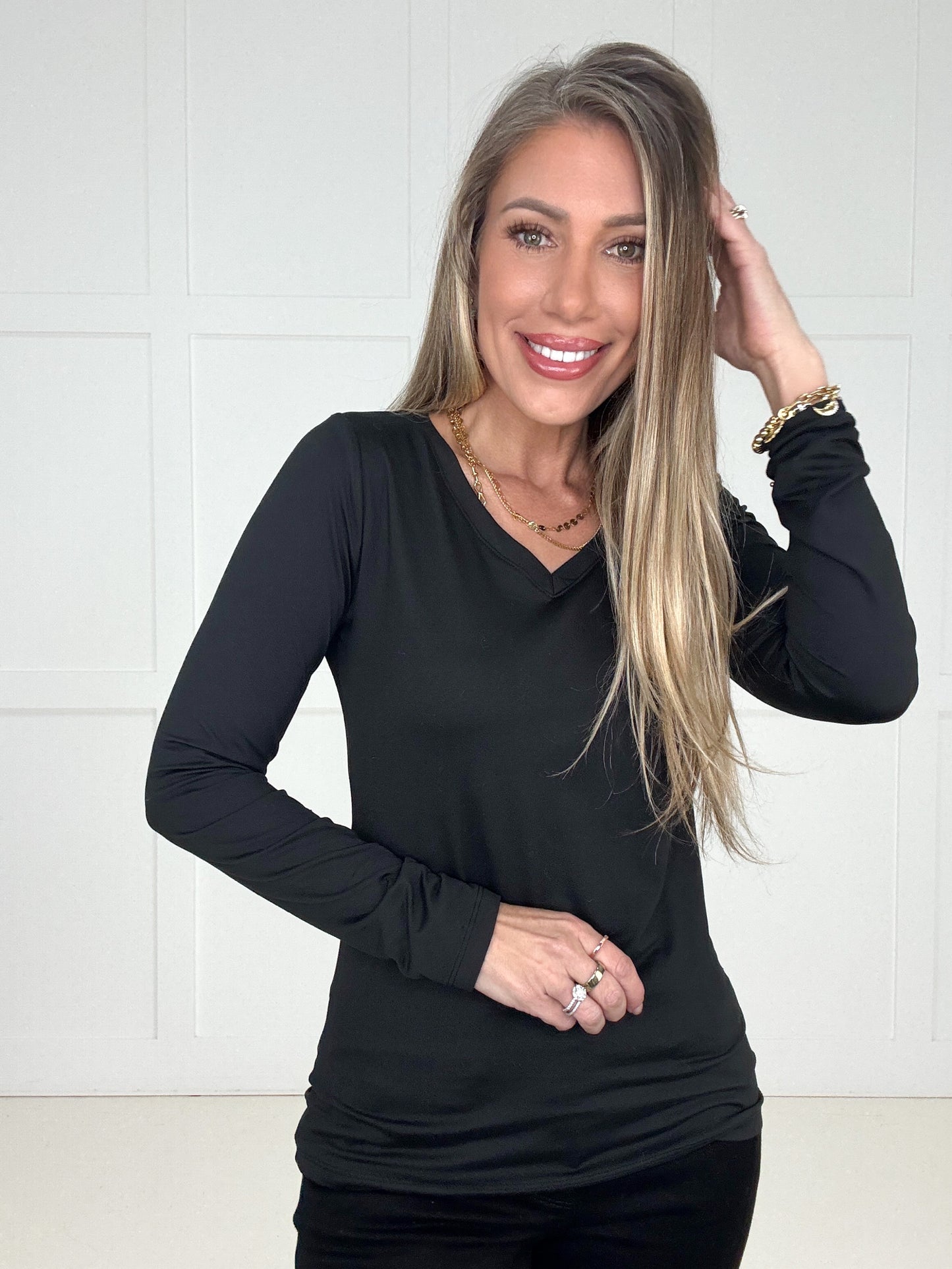 Jenna V-Neck Long Sleeve Top-110 Long Sleeves- Simply Simpson's Boutique is a Women's Online Fashion Boutique Located in Jupiter, Florida