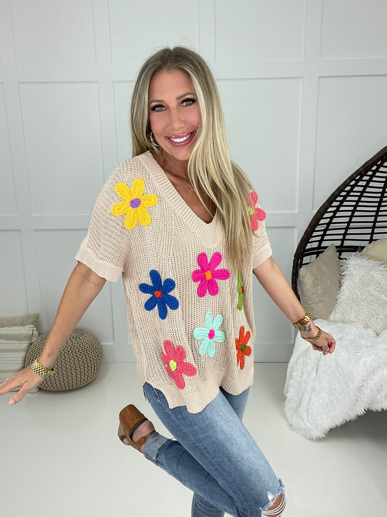 Fresh as a Daisy Knit Top-100 Short Sleeves- Simply Simpson's Boutique is a Women's Online Fashion Boutique Located in Jupiter, Florida