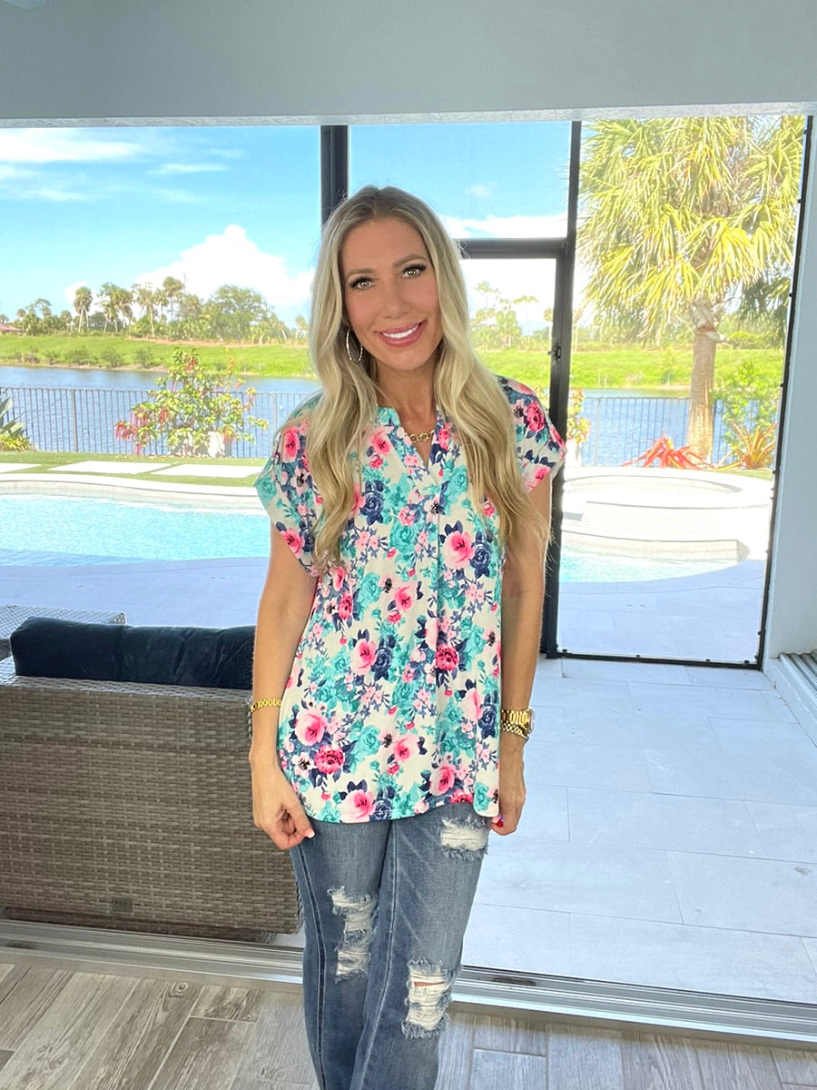 Dear Scarlett Floral Delight Short Sleeve Lizzy-100 Short Sleeves- Simply Simpson's Boutique is a Women's Online Fashion Boutique Located in Jupiter, Florida