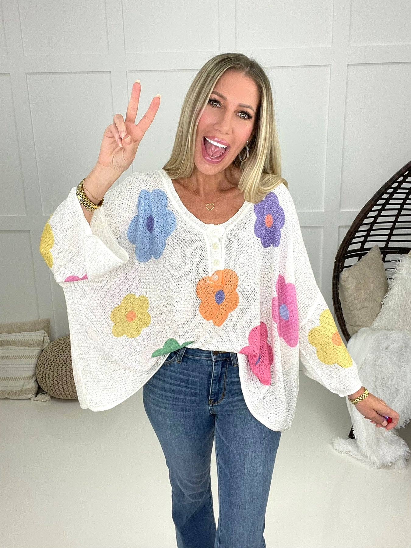 POL Daisy Dreams Knit Top-150 Sweaters- Simply Simpson's Boutique is a Women's Online Fashion Boutique Located in Jupiter, Florida