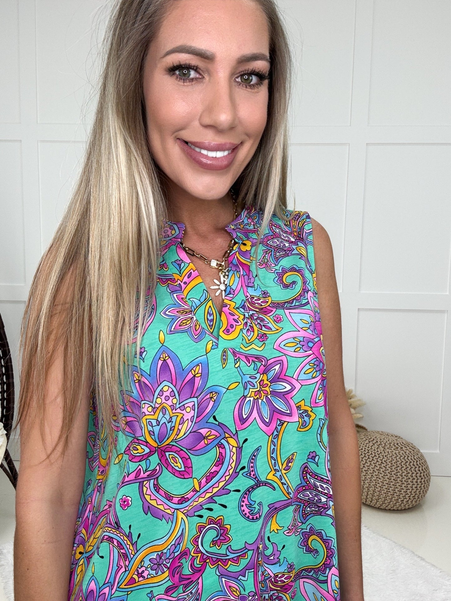 Dear Scarlett Sleeveless Dahlia Lizzy-120 Sleeveless- Simply Simpson's Boutique is a Women's Online Fashion Boutique Located in Jupiter, Florida