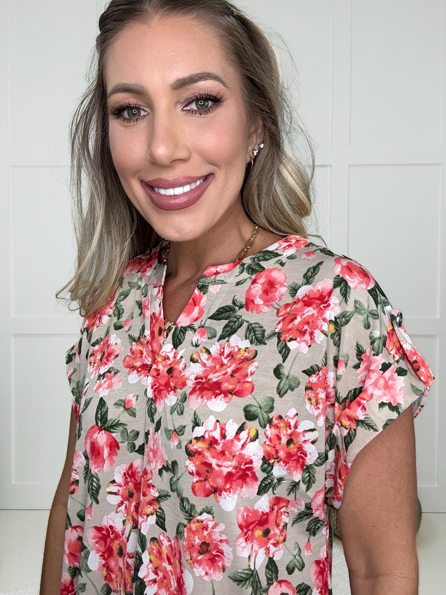 Dear Scarlett Frost Lizzy-100 Short Sleeves- Simply Simpson's Boutique is a Women's Online Fashion Boutique Located in Jupiter, Florida