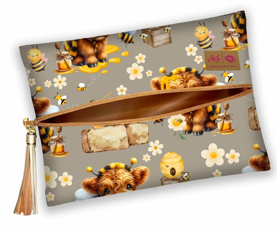 Makeup Junkie Highland Honey Custom-270 Accessories- Simply Simpson's Boutique is a Women's Online Fashion Boutique Located in Jupiter, Florida