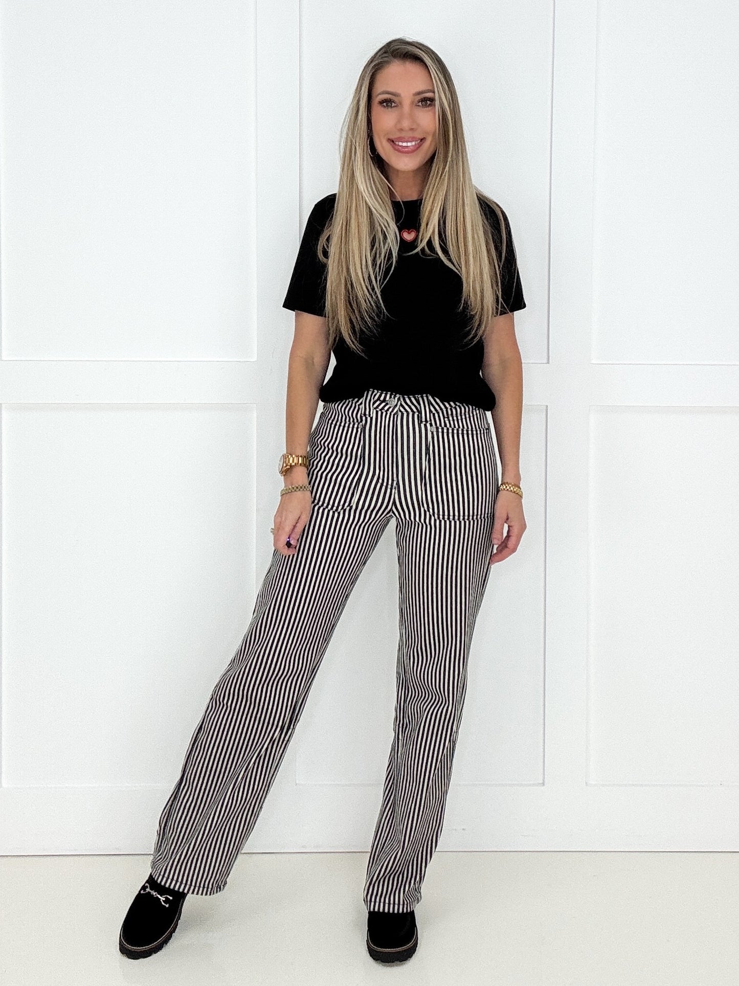 I Heart You Black Top-100 Short Sleeves- Simply Simpson's Boutique is a Women's Online Fashion Boutique Located in Jupiter, Florida