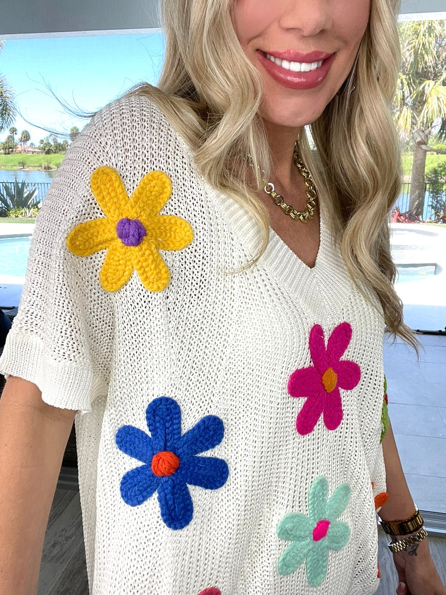 Fresh as a Daisy Knit Top-100 Short Sleeves- Simply Simpson's Boutique is a Women's Online Fashion Boutique Located in Jupiter, Florida