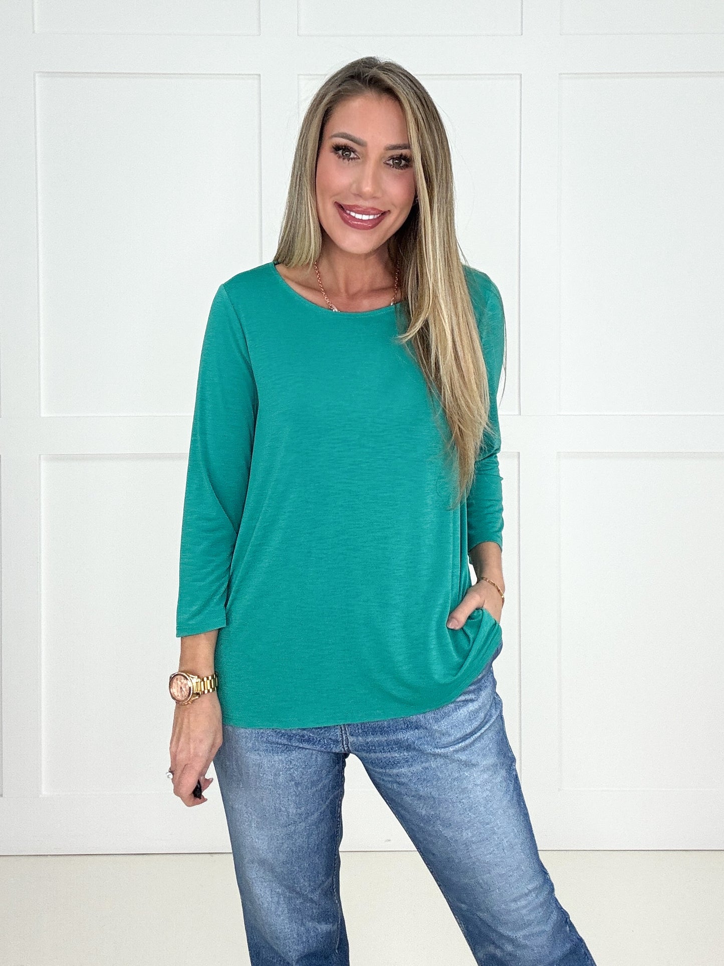 Dear Scarlett Basic Round Neck Top-100 Short Sleeves- Simply Simpson's Boutique is a Women's Online Fashion Boutique Located in Jupiter, Florida