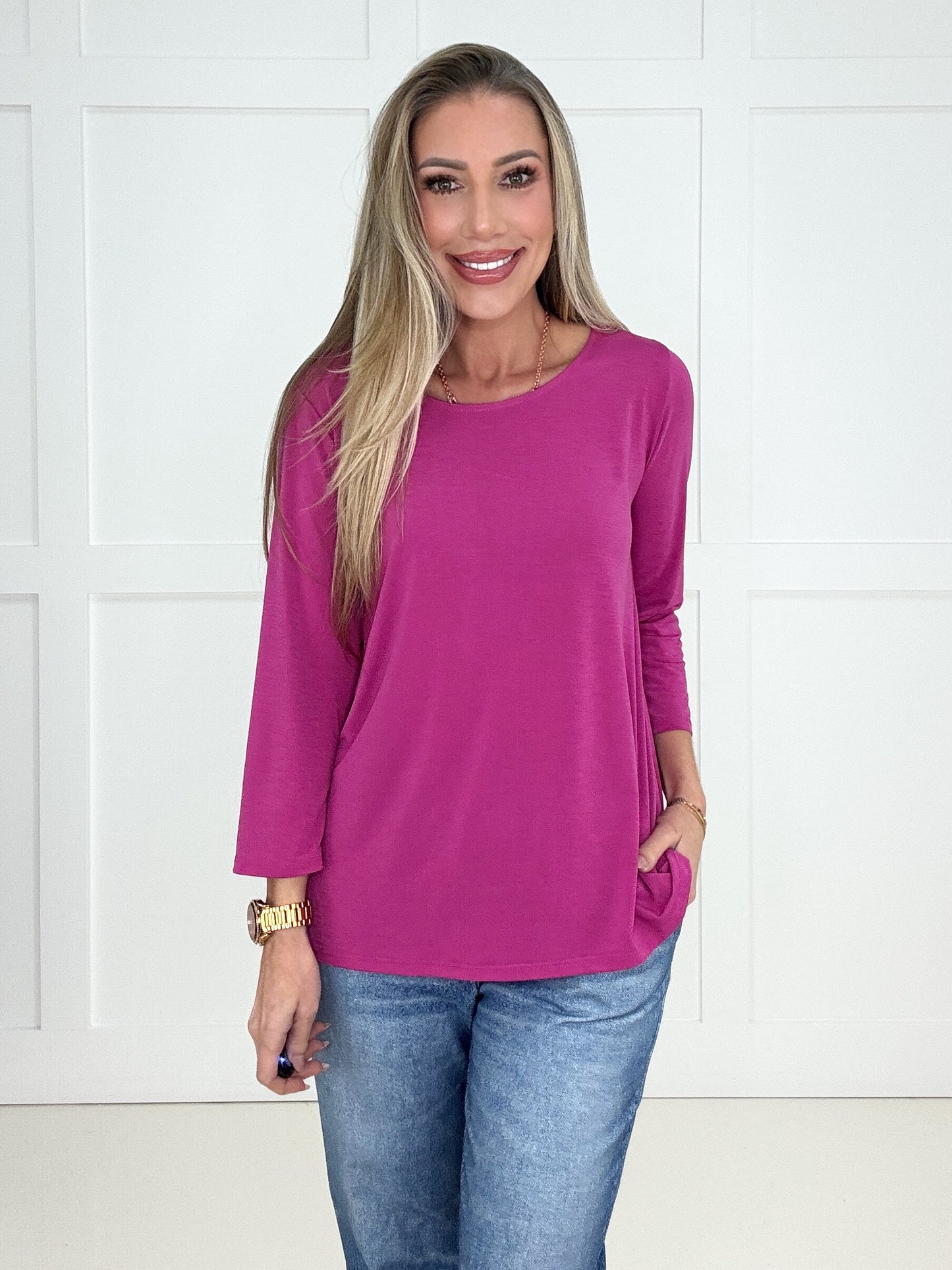 Dear Scarlett Basic Round Neck Top-100 Short Sleeves- Simply Simpson's Boutique is a Women's Online Fashion Boutique Located in Jupiter, Florida