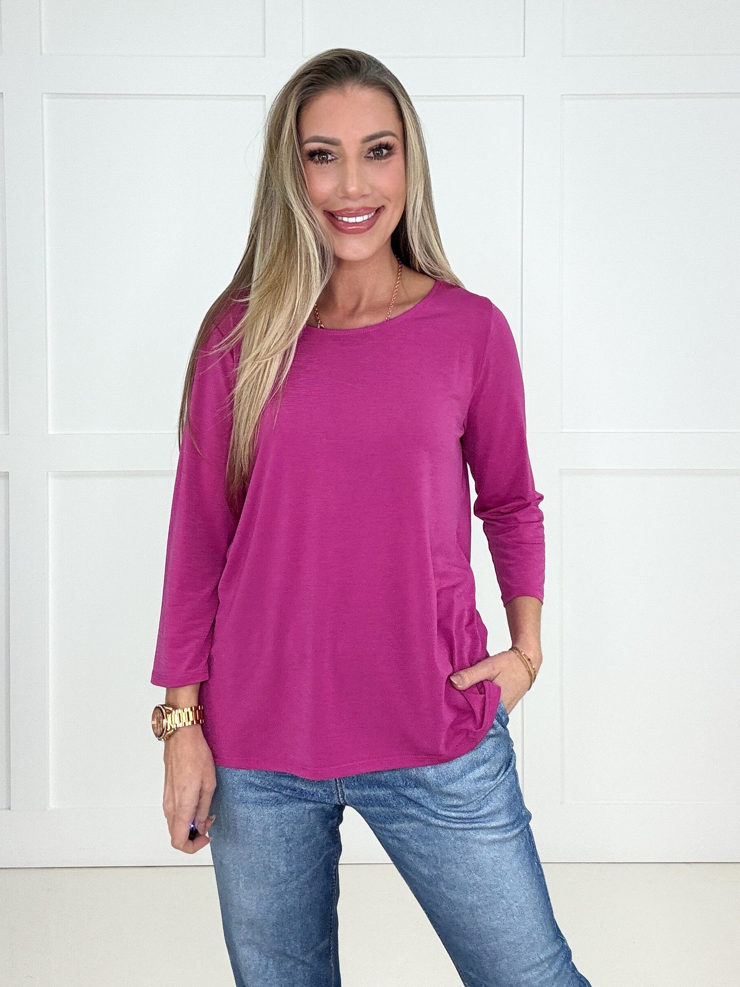 Dear Scarlett Basic Round Neck Top-100 Short Sleeves- Simply Simpson's Boutique is a Women's Online Fashion Boutique Located in Jupiter, Florida