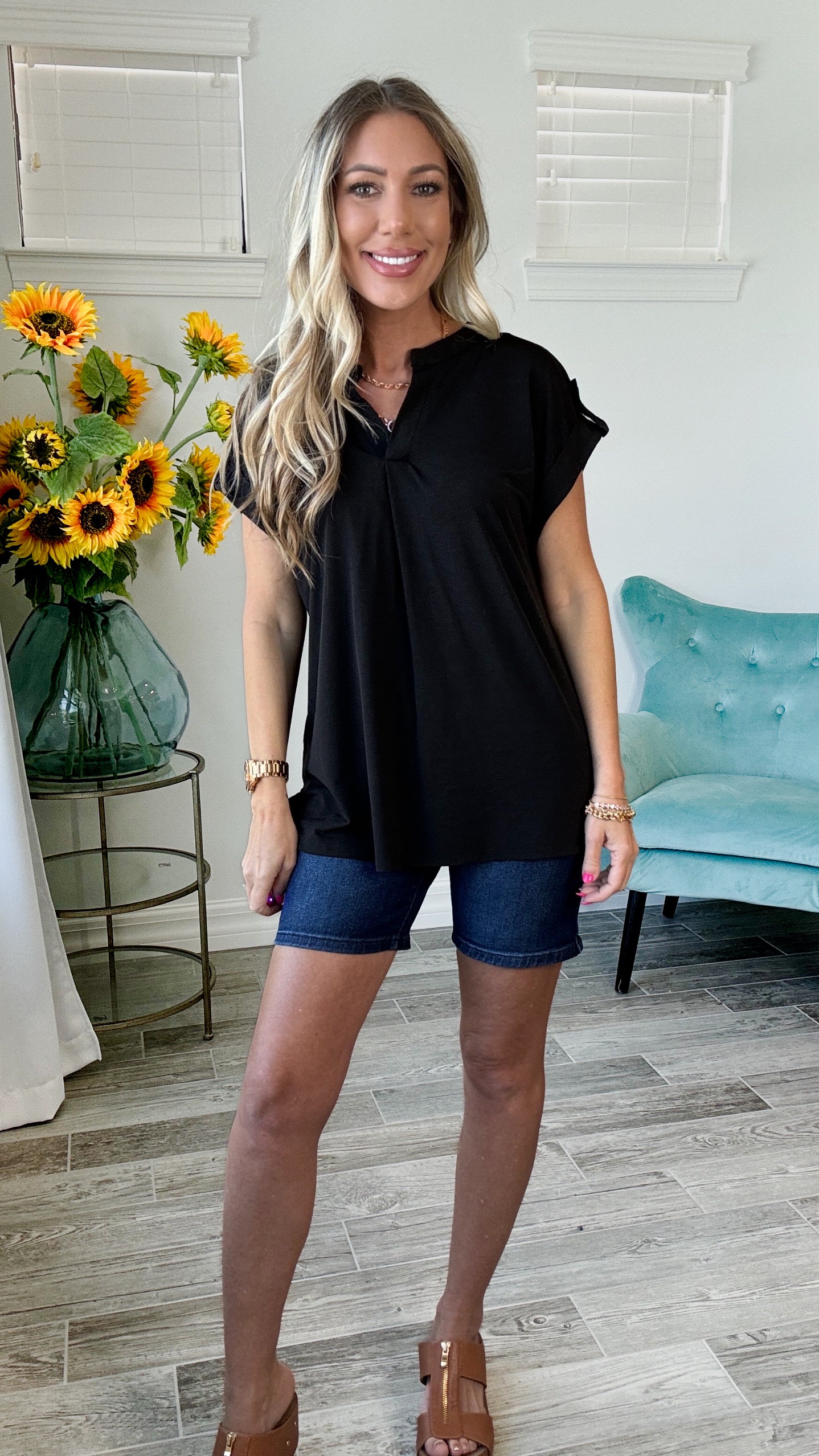 Dear Scarlett Solid Color Short Sleeve Lizzys-100 Short Sleeves- Simply Simpson's Boutique is a Women's Online Fashion Boutique Located in Jupiter, Florida