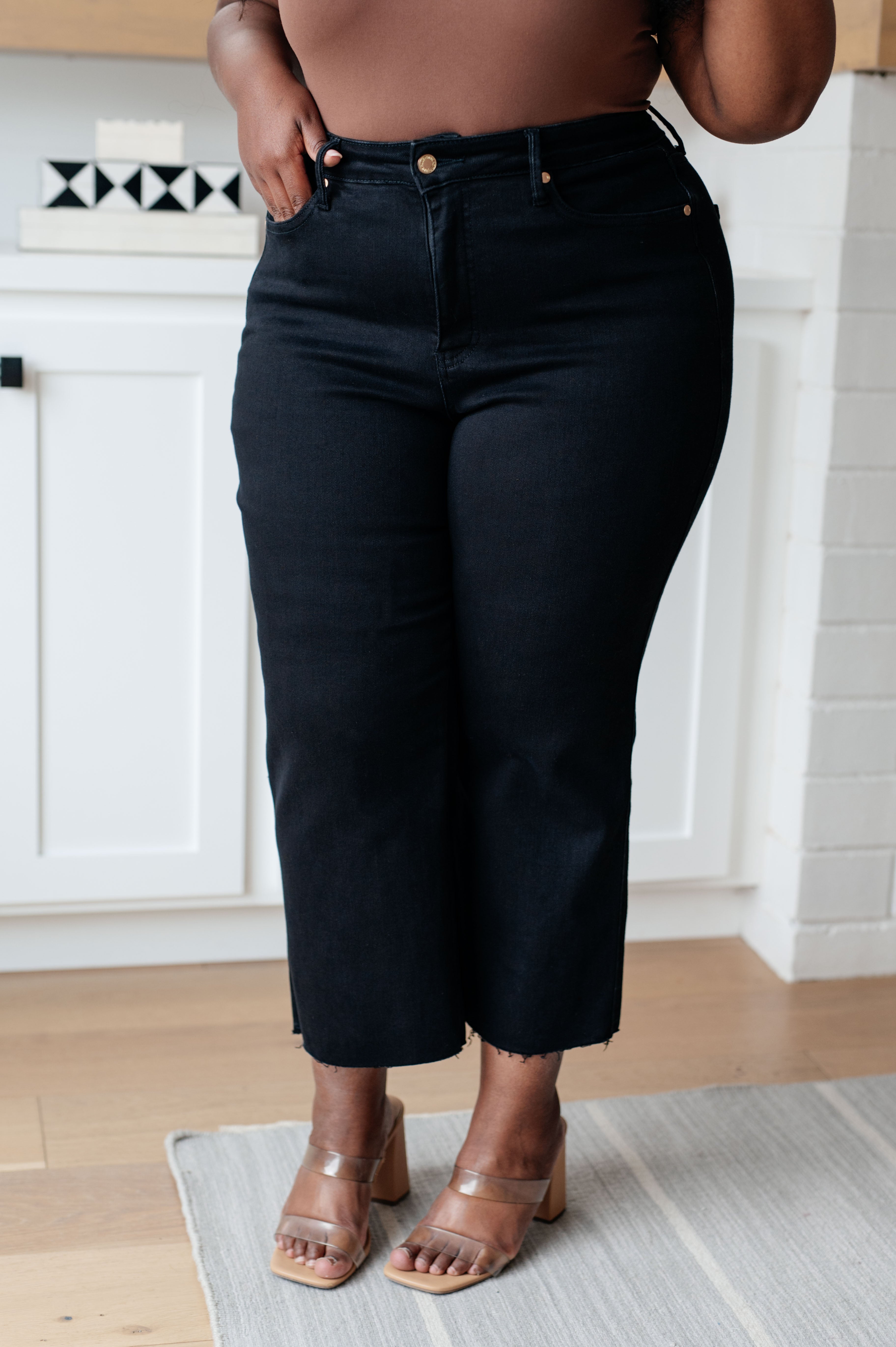 Lizzy High Rise Control Top Wide Leg Crop Jeans in Black-Jeans- Simply Simpson's Boutique is a Women's Online Fashion Boutique Located in Jupiter, Florida