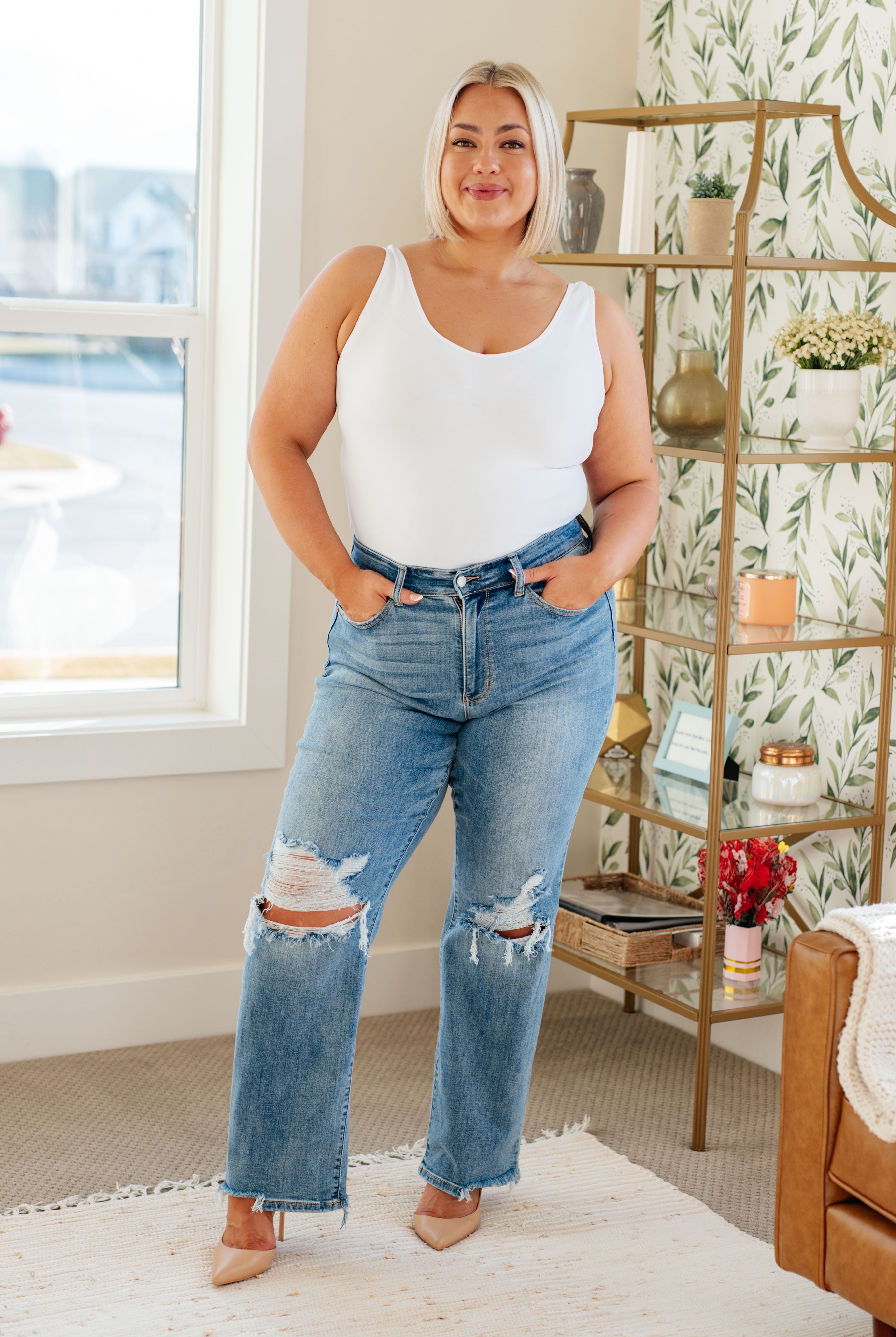 Rose High Rise 90's Straight Jeans in Light Wash-Jeans- Simply Simpson's Boutique is a Women's Online Fashion Boutique Located in Jupiter, Florida