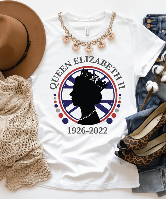 Long Live The QUEEN-Graphic Tee- Simply Simpson's Boutique is a Women's Online Fashion Boutique Located in Jupiter, Florida