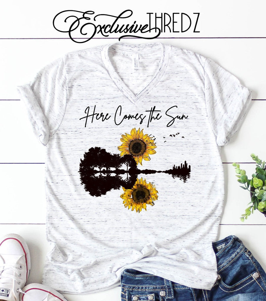 Here Comes The Sun-Graphic Tee- Simply Simpson's Boutique is a Women's Online Fashion Boutique Located in Jupiter, Florida