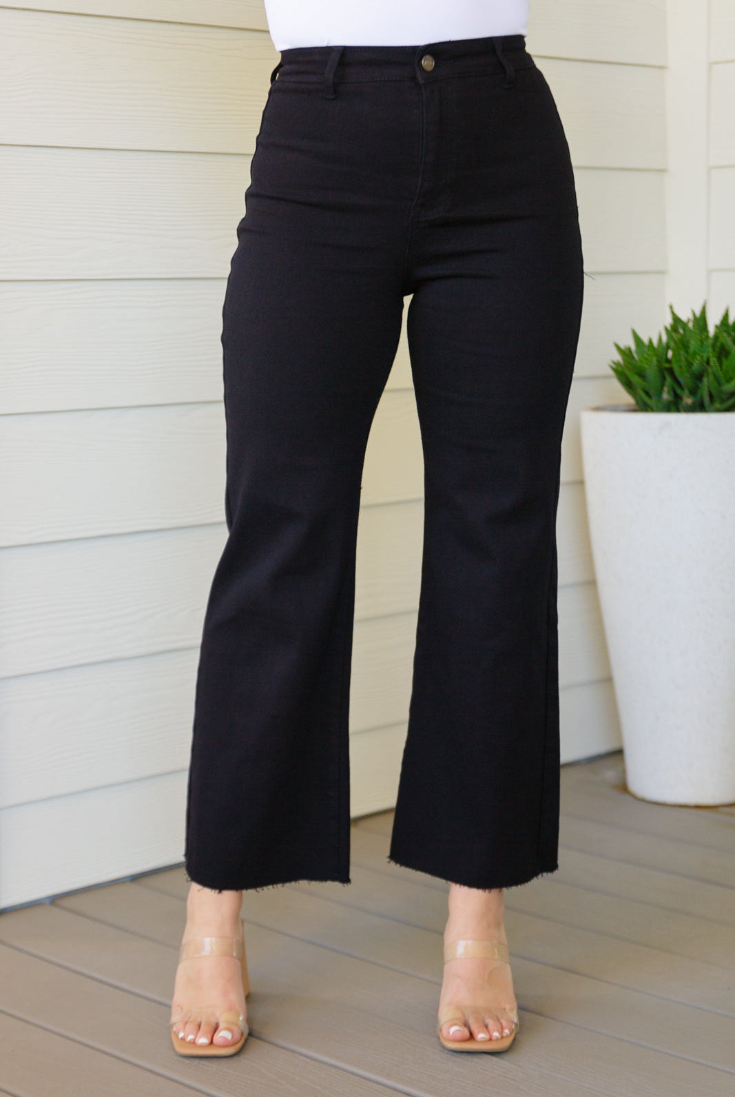 August High Rise Wide Leg Crop Jeans in Black-Pants- Simply Simpson's Boutique is a Women's Online Fashion Boutique Located in Jupiter, Florida
