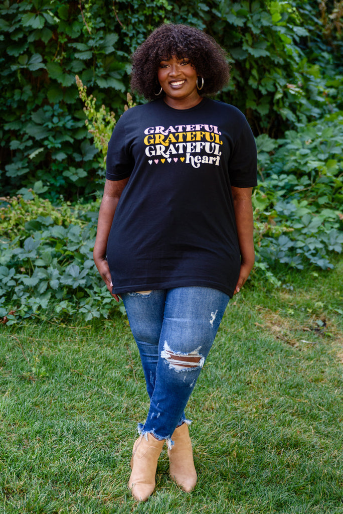 Grateful Heart Graphic T-Shirt In Black-Graphic Tee- Simply Simpson's Boutique is a Women's Online Fashion Boutique Located in Jupiter, Florida