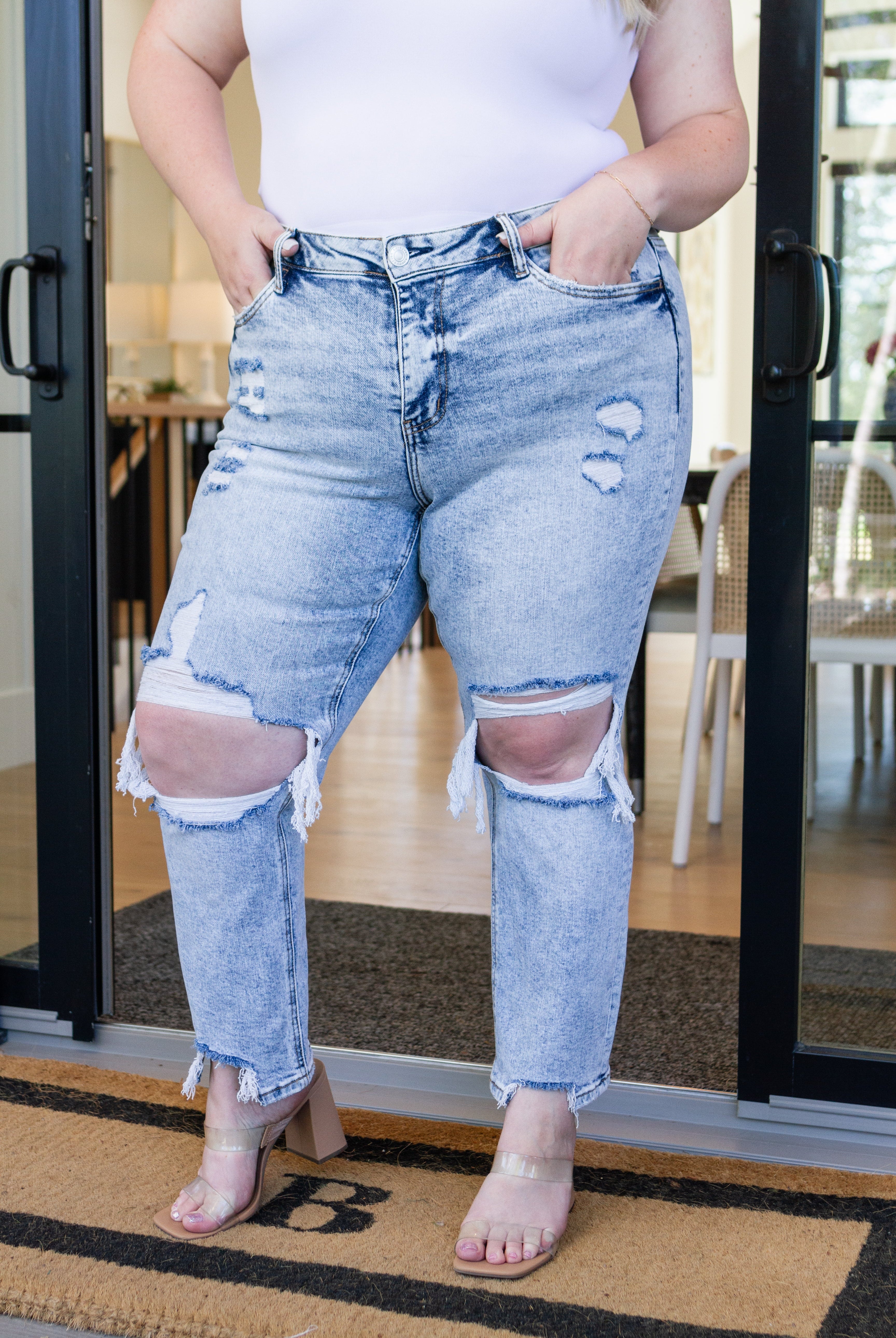 Rizzo High Rise Crop Straight Jeans-Jeans- Simply Simpson's Boutique is a Women's Online Fashion Boutique Located in Jupiter, Florida