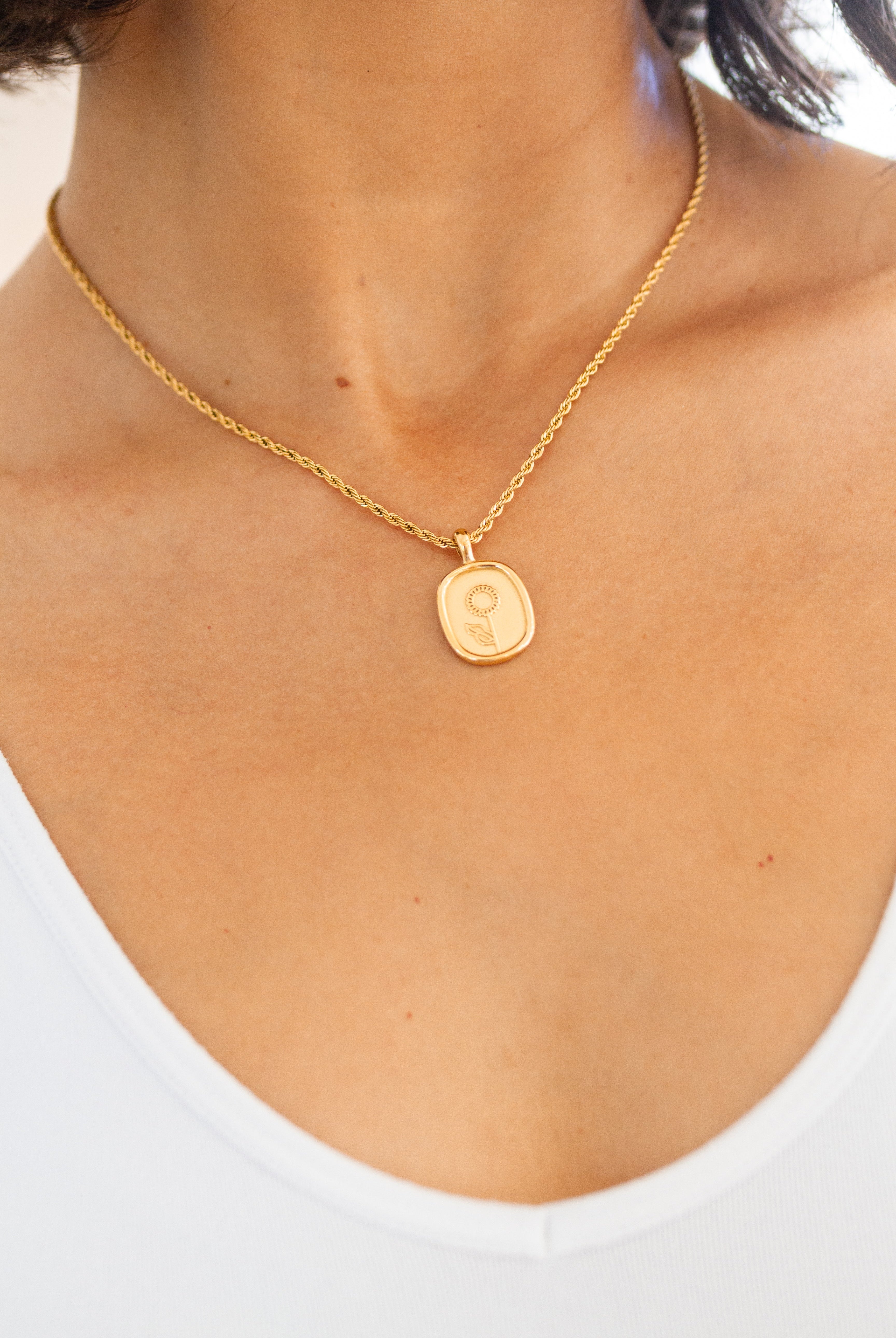 Simple Sunflower Pendent Necklace-Accessories- Simply Simpson's Boutique is a Women's Online Fashion Boutique Located in Jupiter, Florida